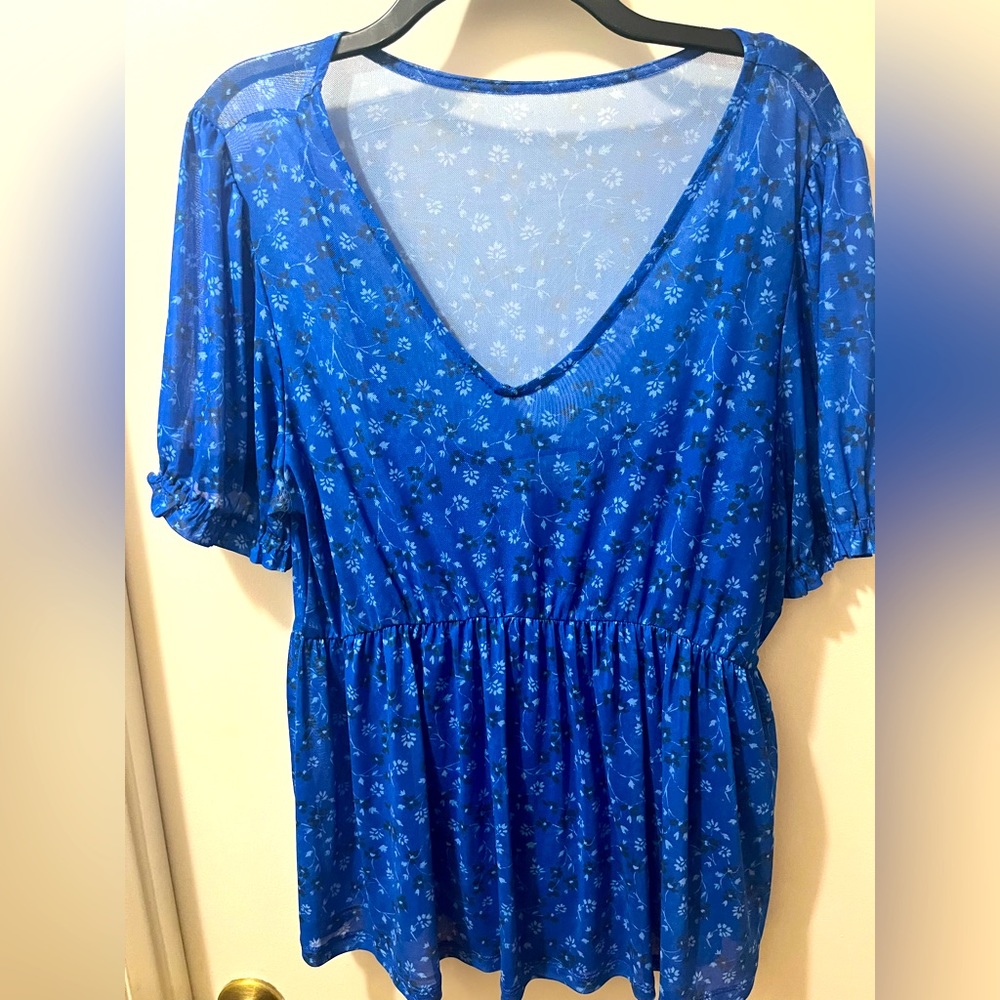 Beautiful, sheer, Rich, blue flower, short sleeve, V-neck with tank top attached